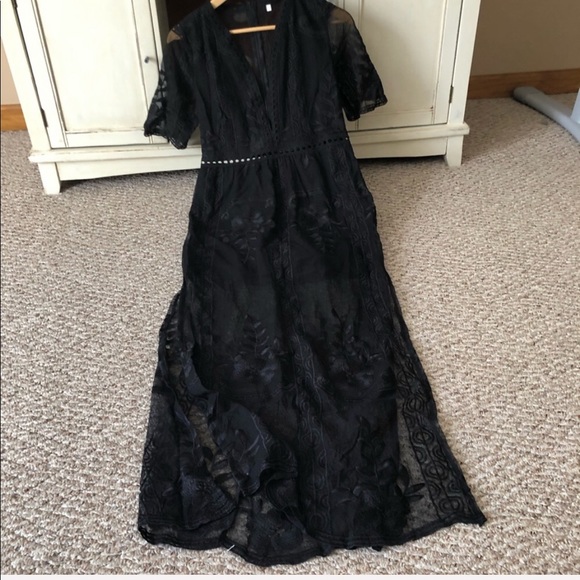 Black Lace Maxi Gown - Picture 6 of 7